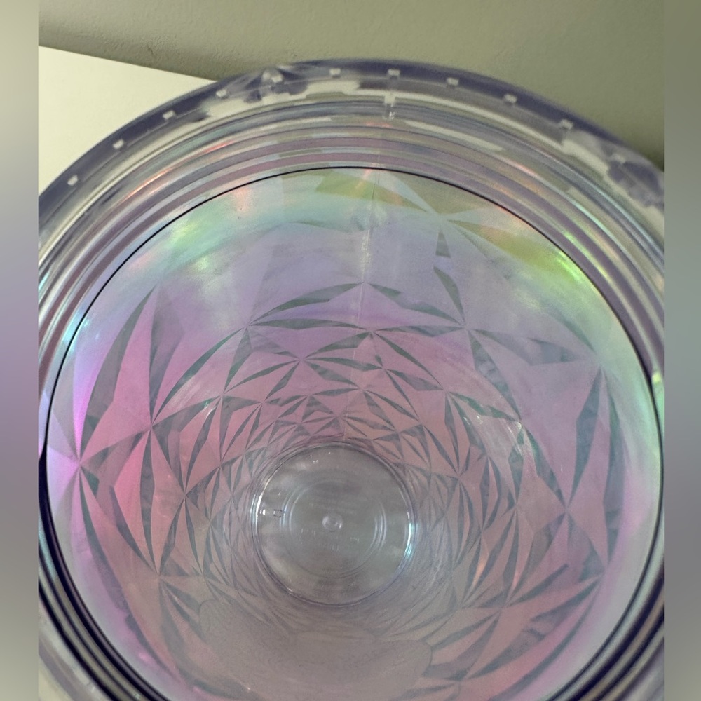 Starbucks 16oz. Grande Winter 2023 Iridescent Diamond Prism Crystal Tumbler - Picture 6 of 7